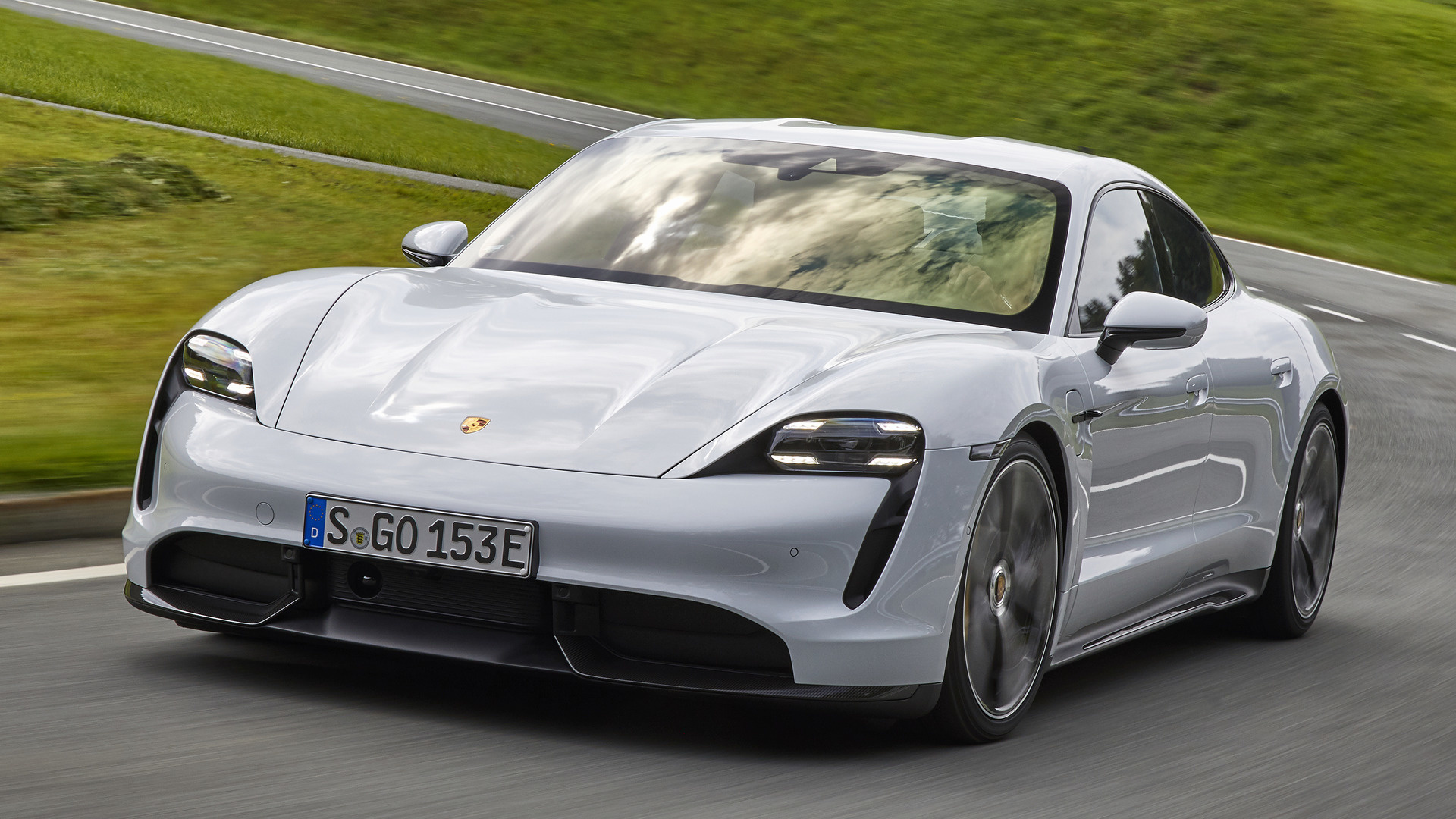 Integrasi Sistem Hiburan Premium dalam Antarmuka Porsche