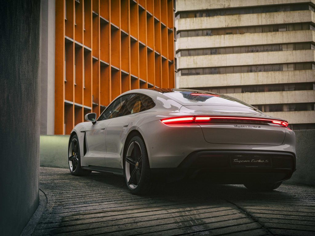 Protokol Audit Kualiti Proses Pengecatan Multi-Lapisan Anti-Korosi dan Standar Estetika Kilau Permukaan Eksterior Porsche