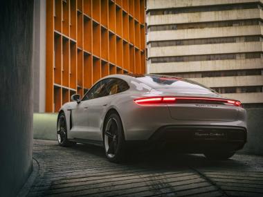 Protokol Audit Kualiti Proses Pengecatan Multi-Lapisan Anti-Korosi dan Standar Estetika Kilau Permukaan Eksterior Porsche